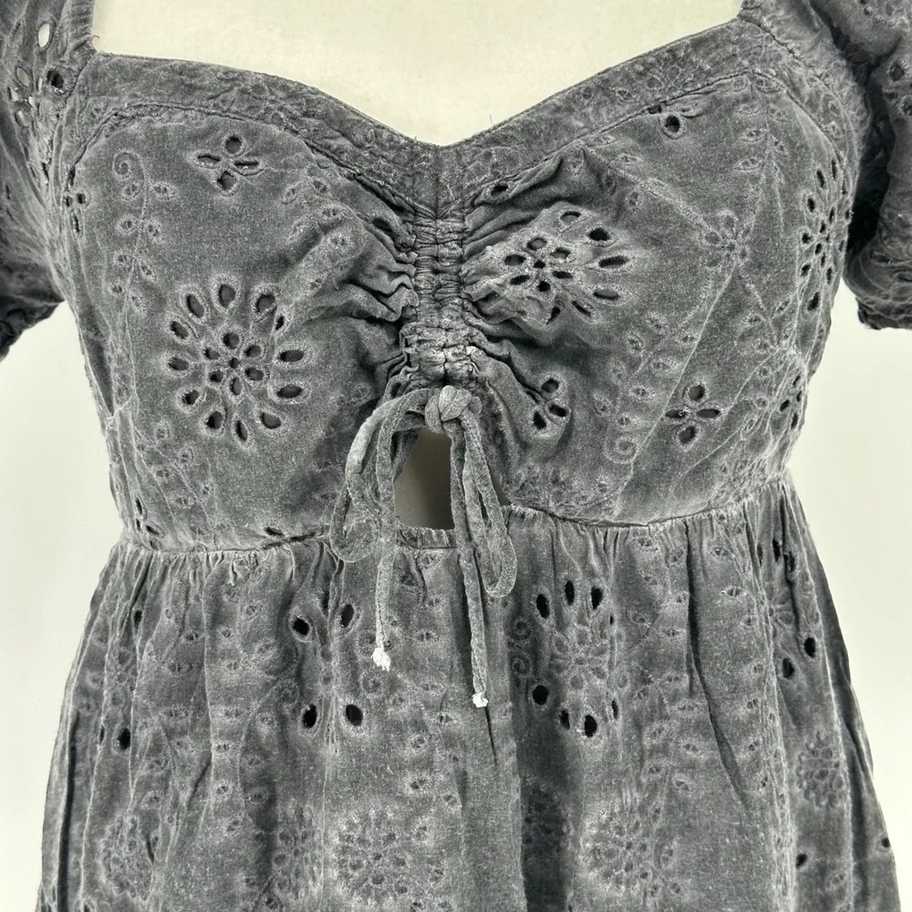 Lucky Brand Y2K Gray Eyelet Tiered Square Neck Puff Sleeve Mini Babydoll Dress M - Picture 2 of 5